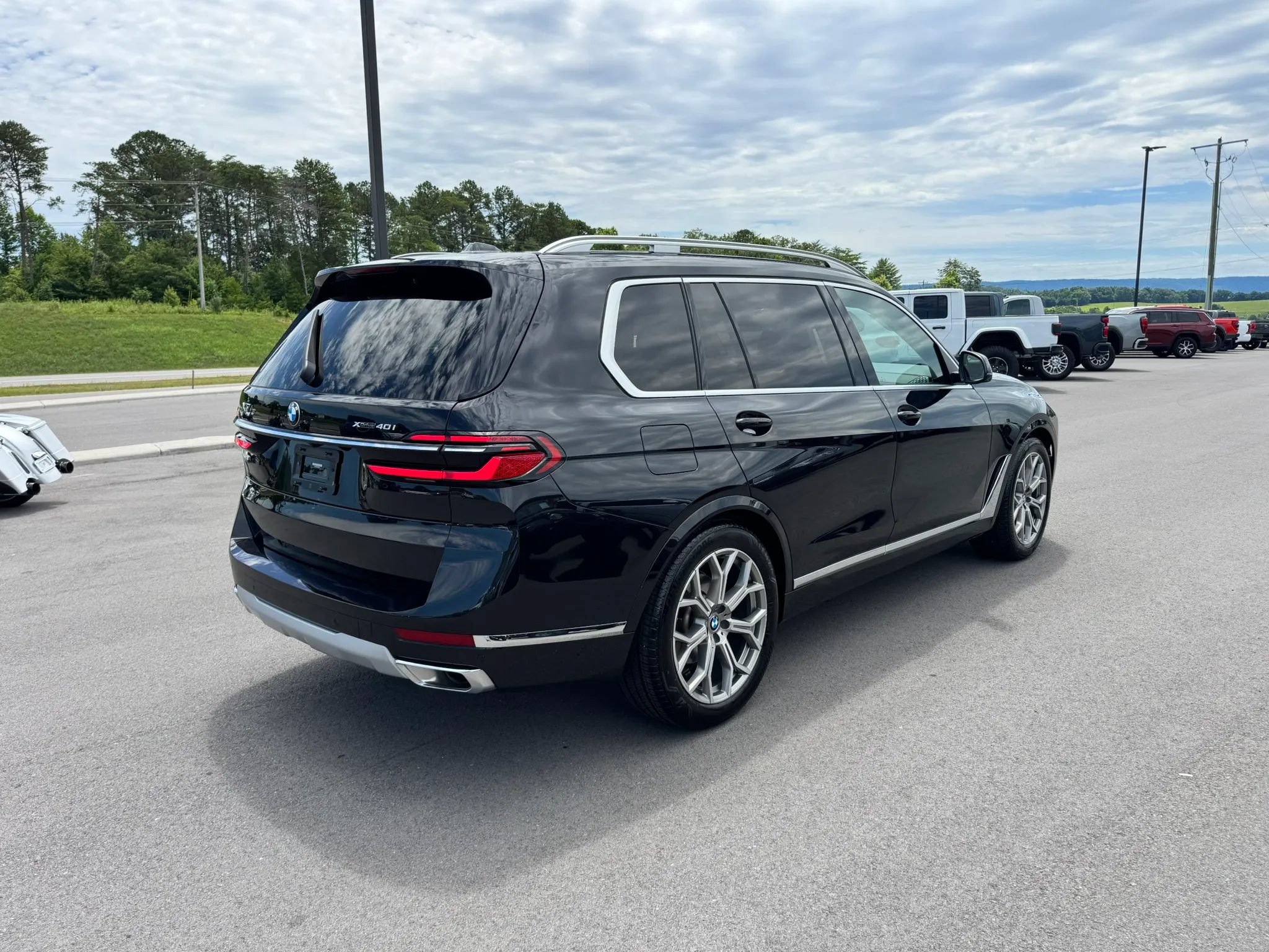 Used 2023 BMW X7 xDrive40i AWD/4WD image 4