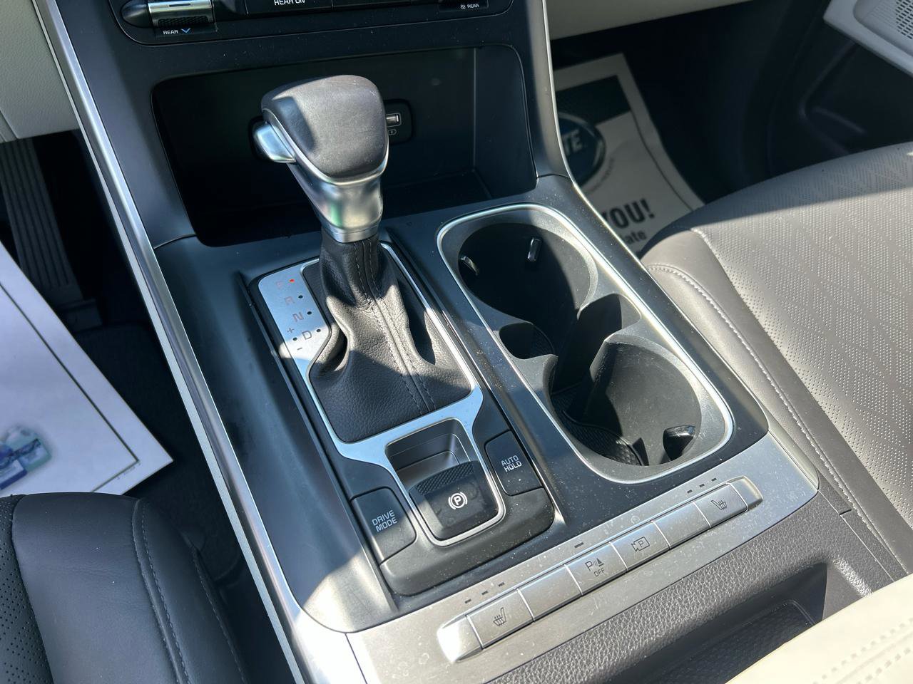 Used 2024 Kia Carnival LX FWD image 24