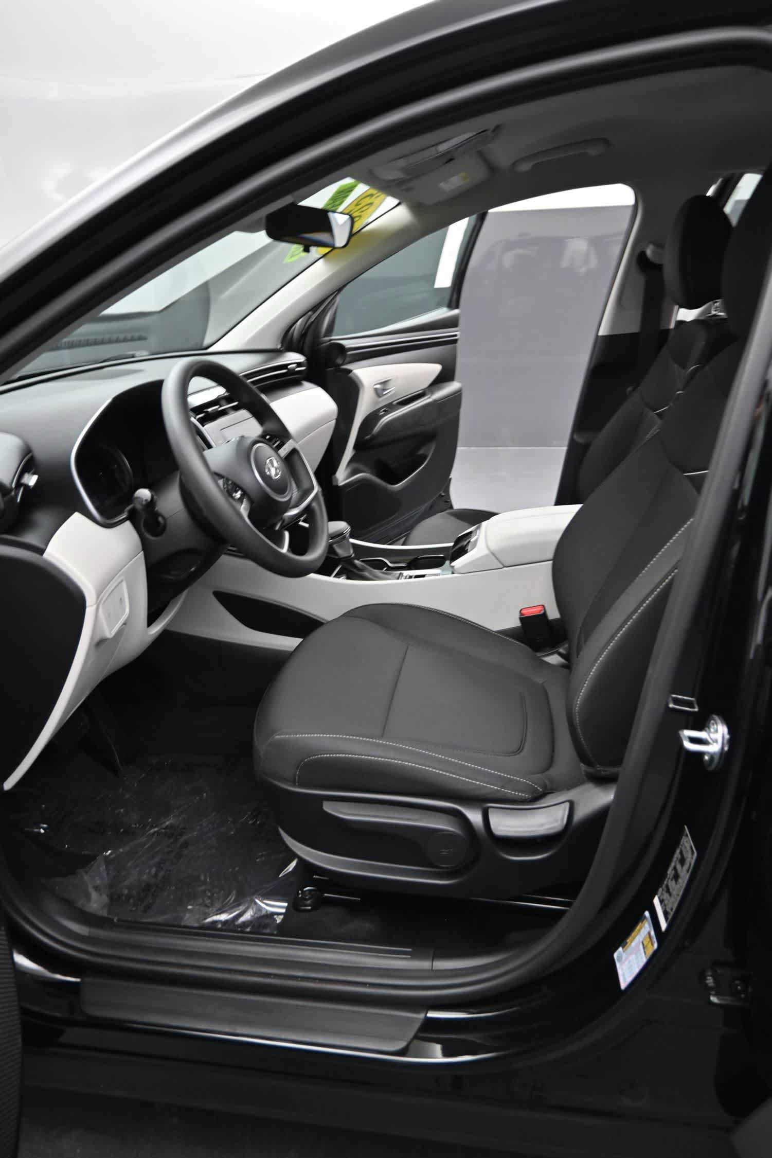 Used 2023 Hyundai Tucson SE AWD/4WD image 15