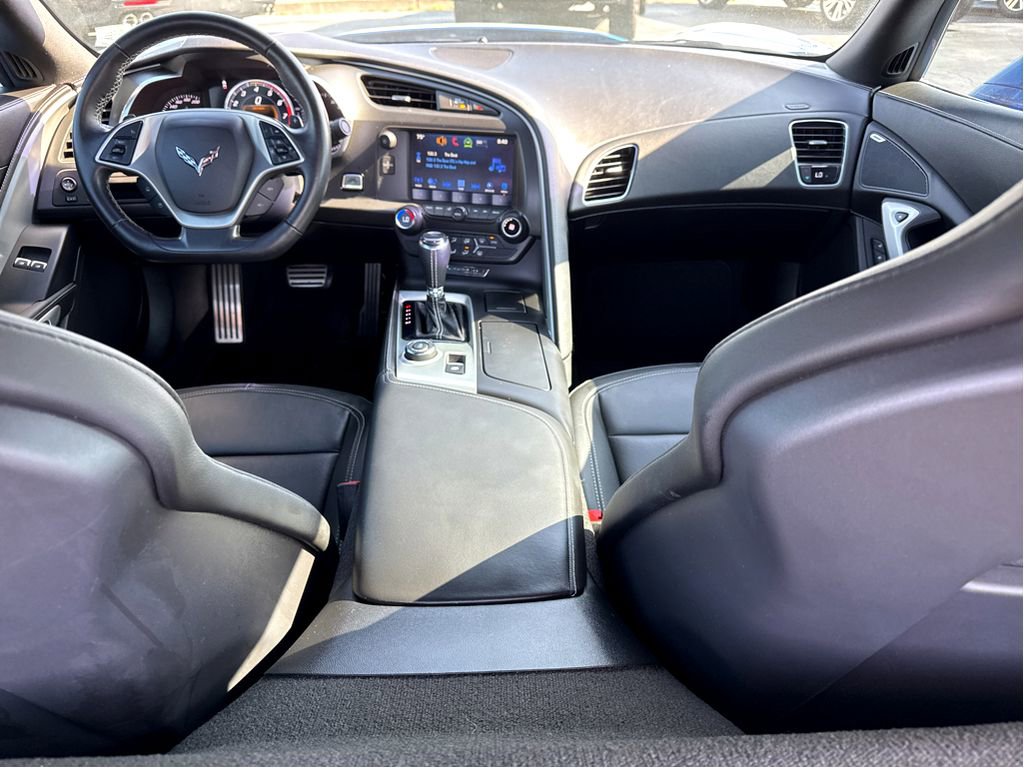 Used 2019 Chevrolet Corvette Stingray Coupe w/ 1LT RWD image 13