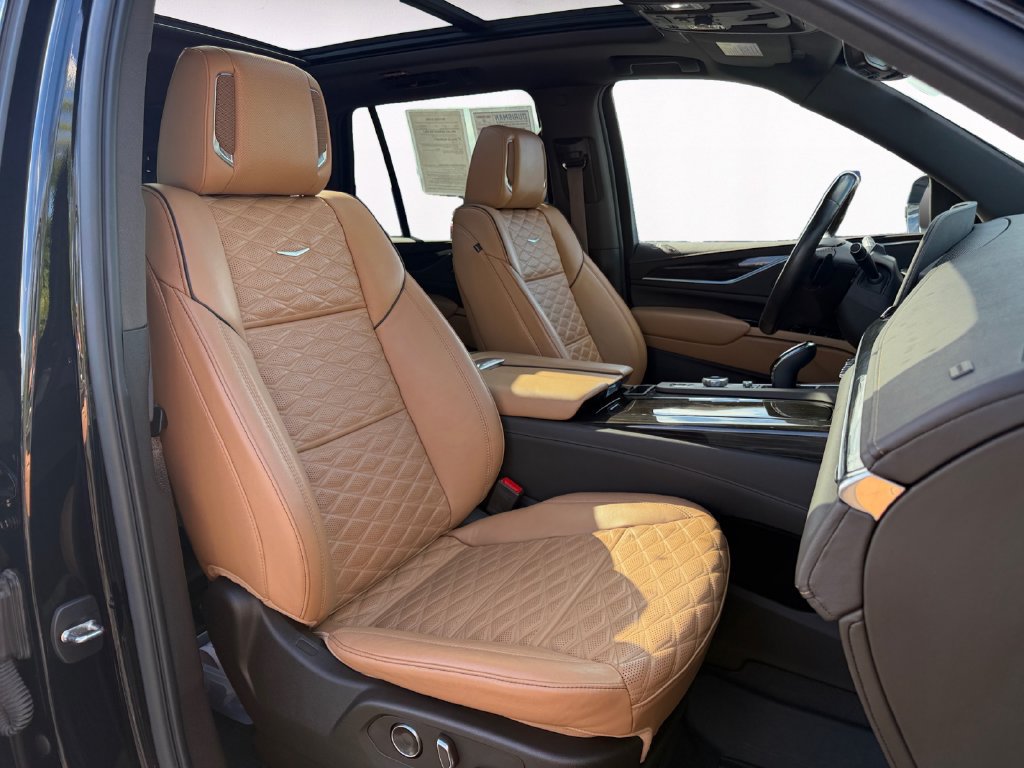 Used 2023 Cadillac Escalade Sport w/ Touring Package AWD/4WD image 15