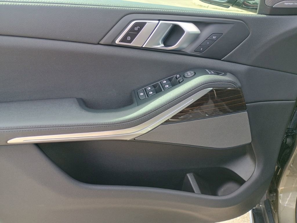 Used 2021 BMW X5 sDrive40i w/ Premium Package RWD image 11