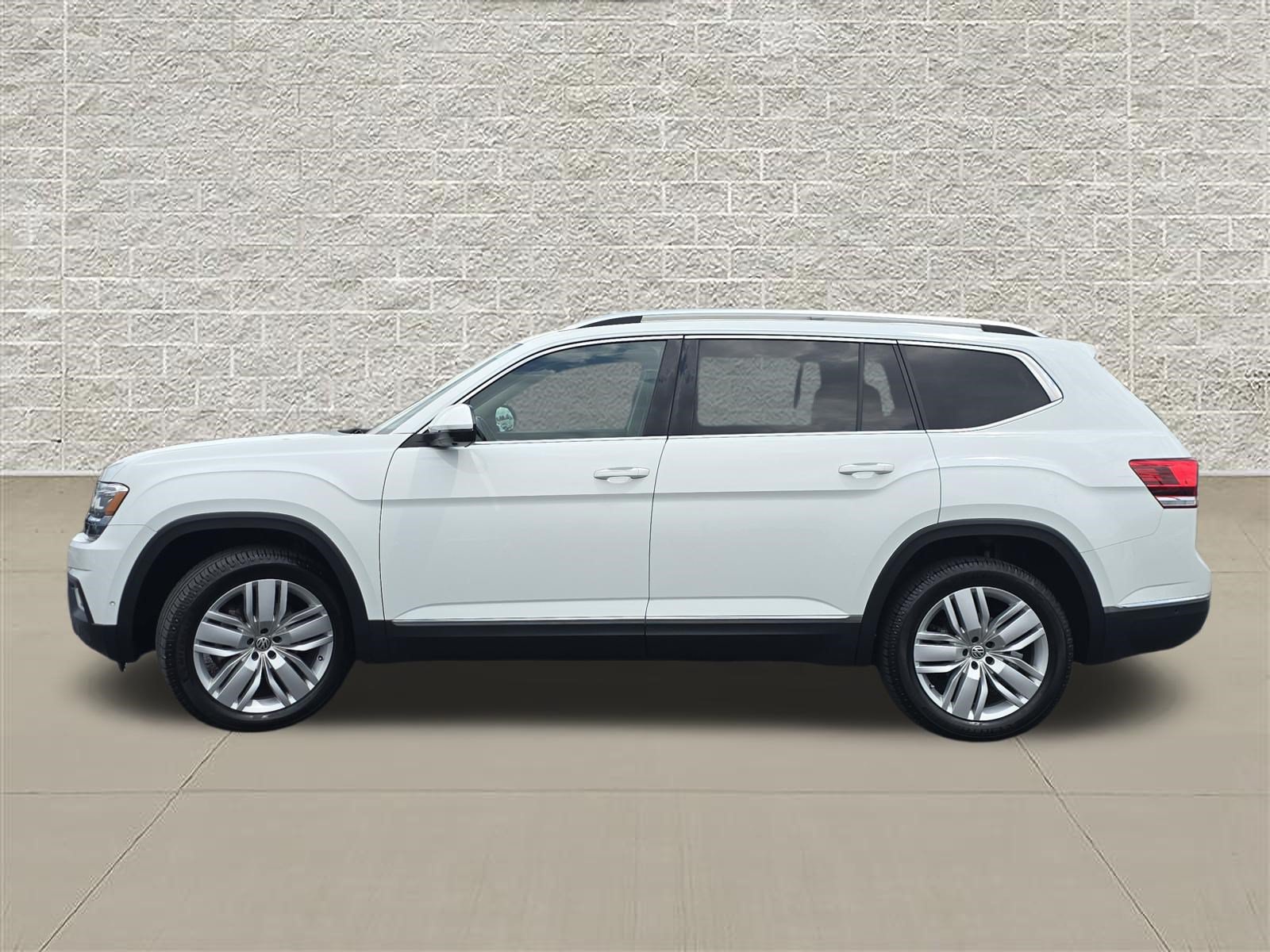 Used 2018 Volkswagen Atlas SEL Premium AWD/4WD image 4