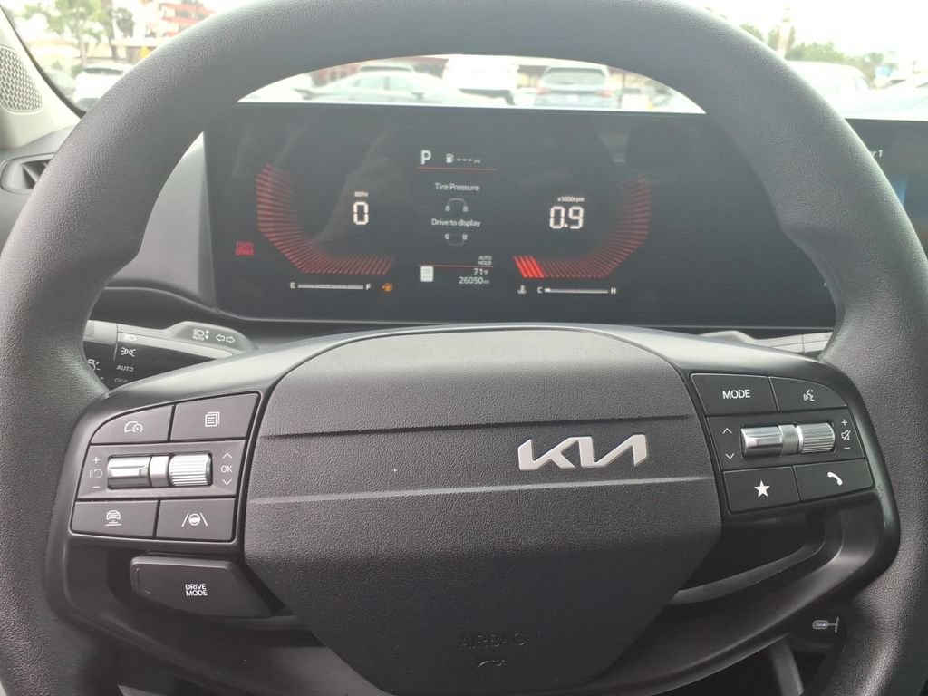 Used 2025 Kia K4 FWD image 17