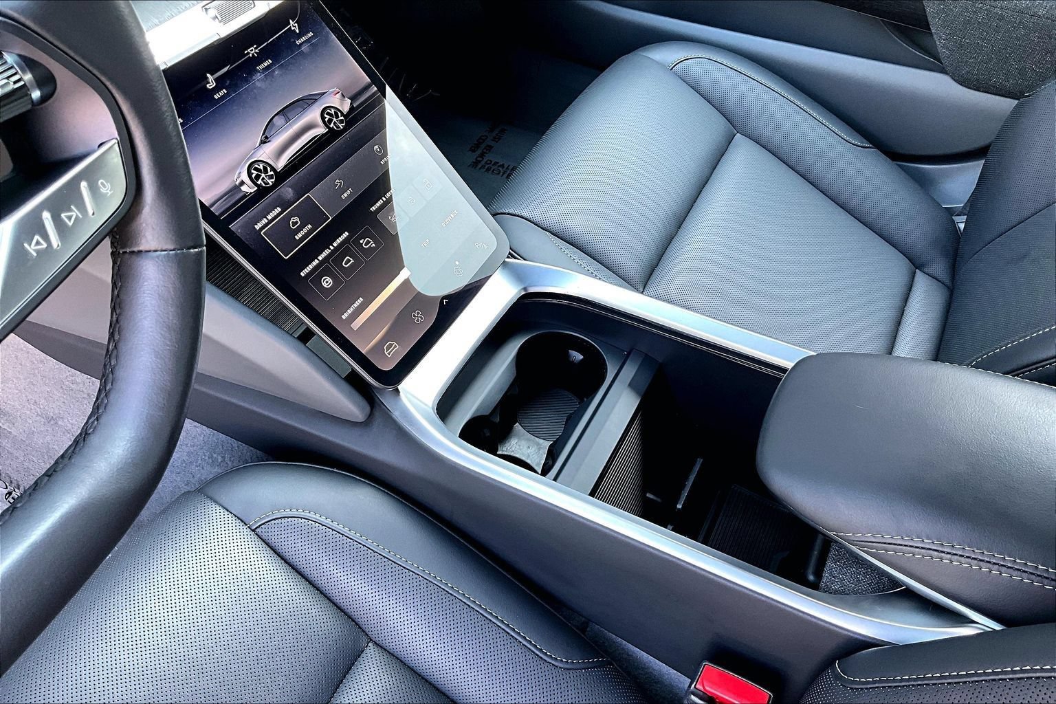 Used 2024 Lucid Air Touring AWD/4WD image 17