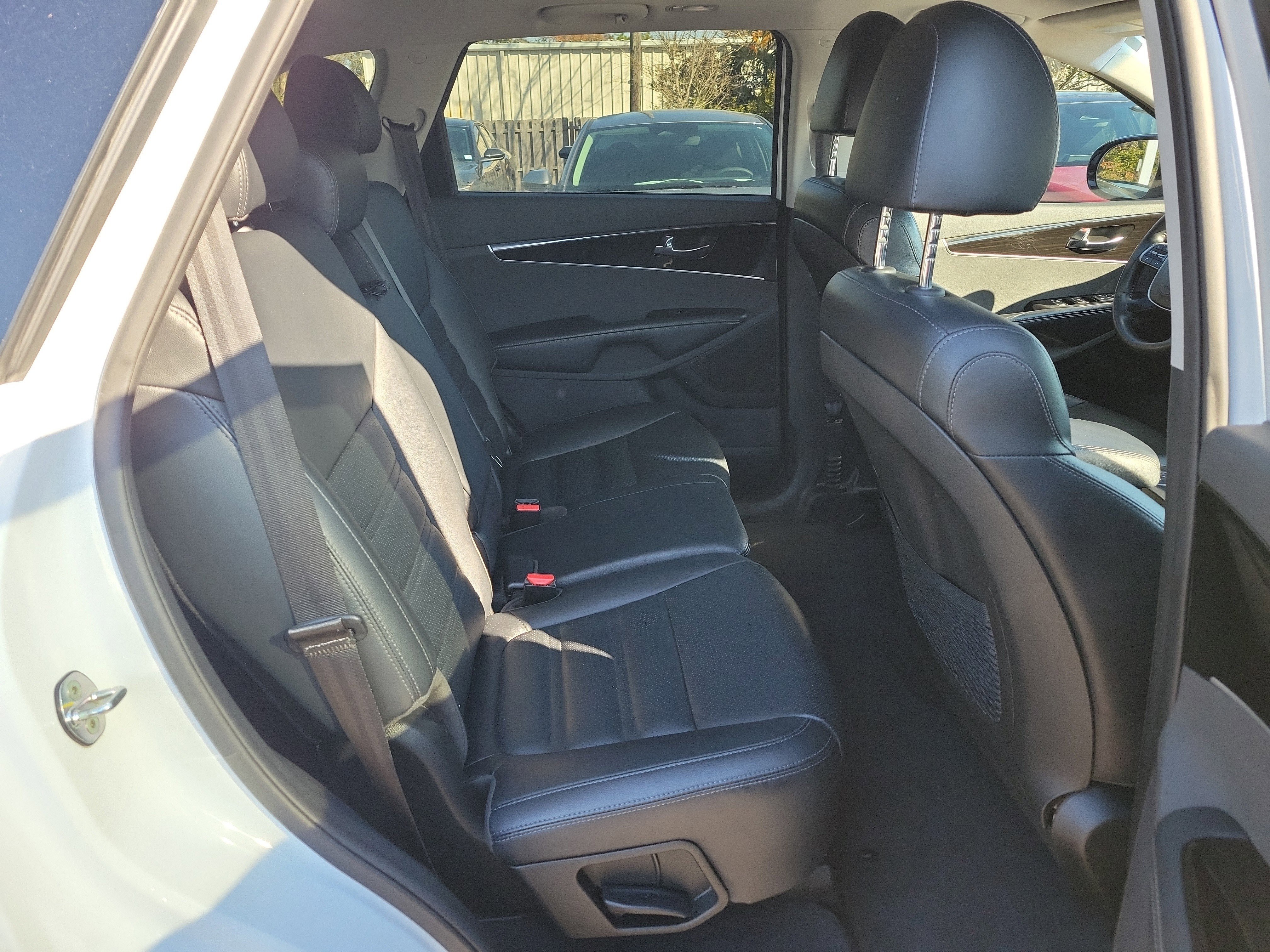 Used 2019 Kia Sorento EX image 12
