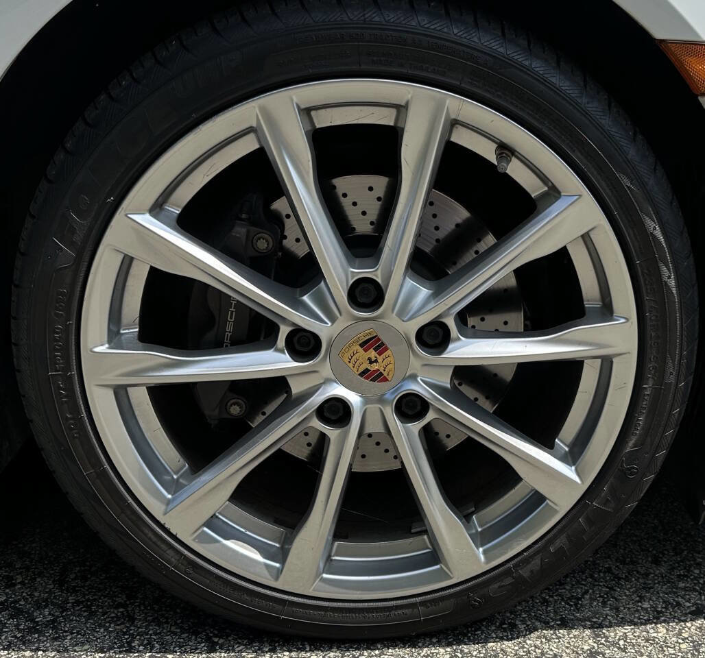 Used 2018 Porsche 718 Boxster Base 2dr Convertible RWD image 11