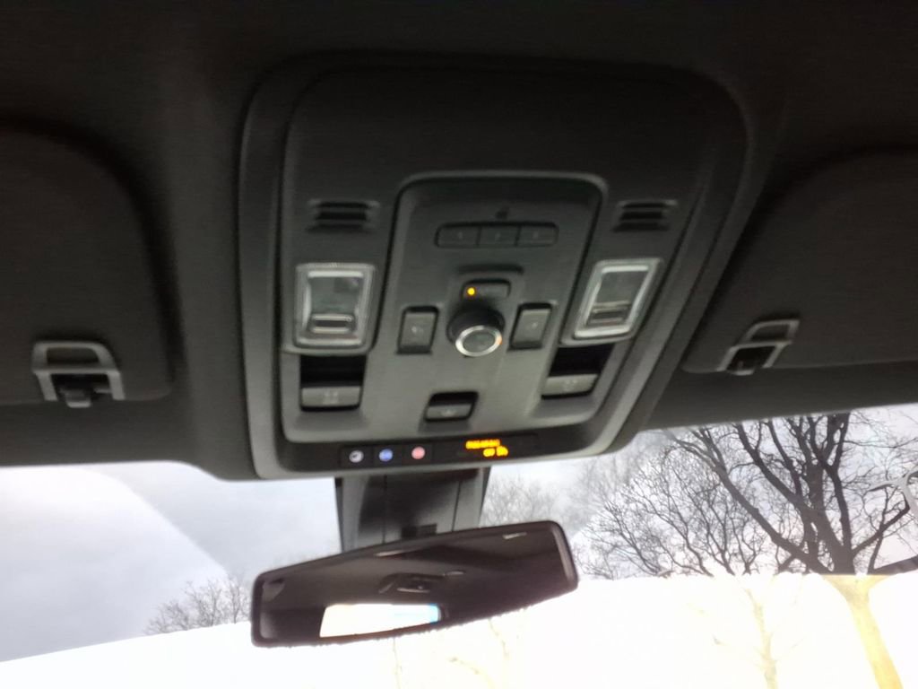 Certified 2022 Chevrolet Tahoe RST w/ Sport Performance Package AWD/4WD image 23