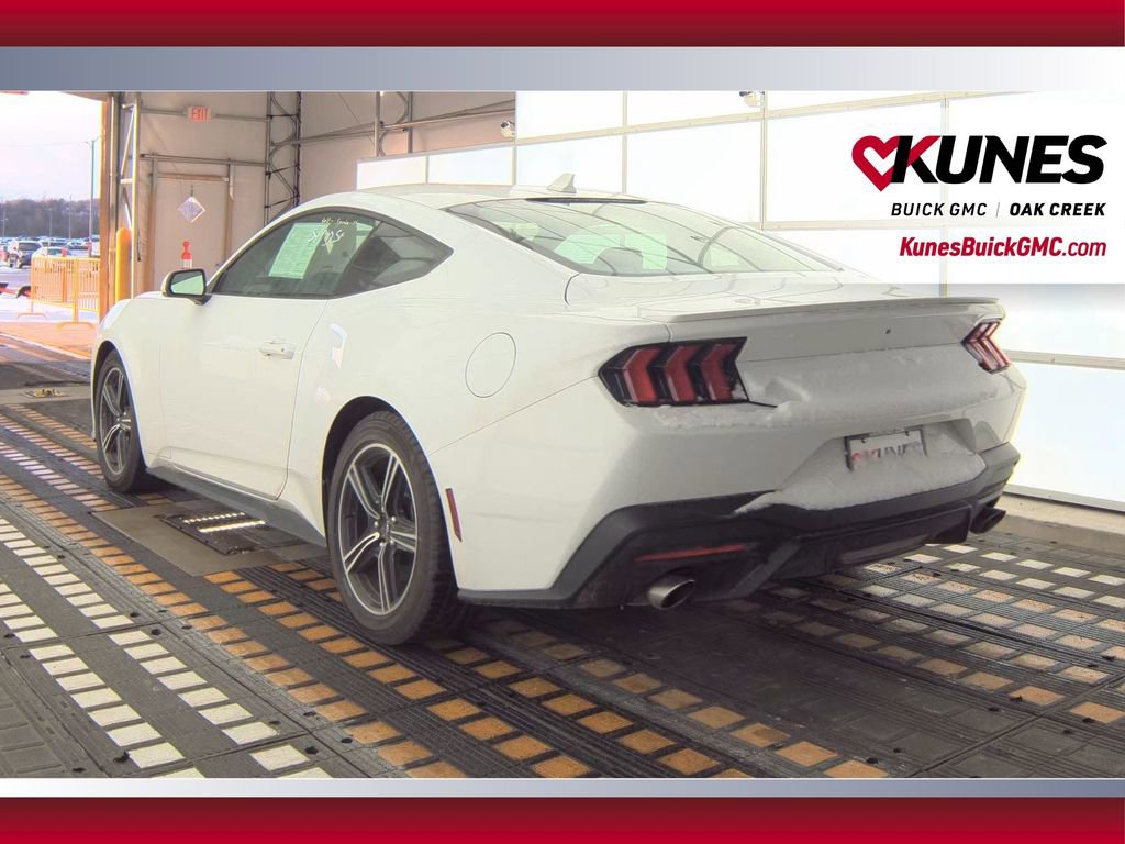 Used 2024 Ford Mustang Premium image 8