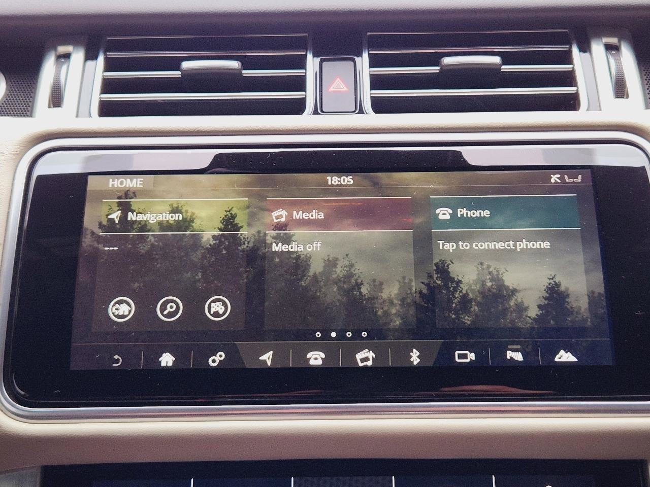 Used 2020 Land Rover Range Rover HSE image 23