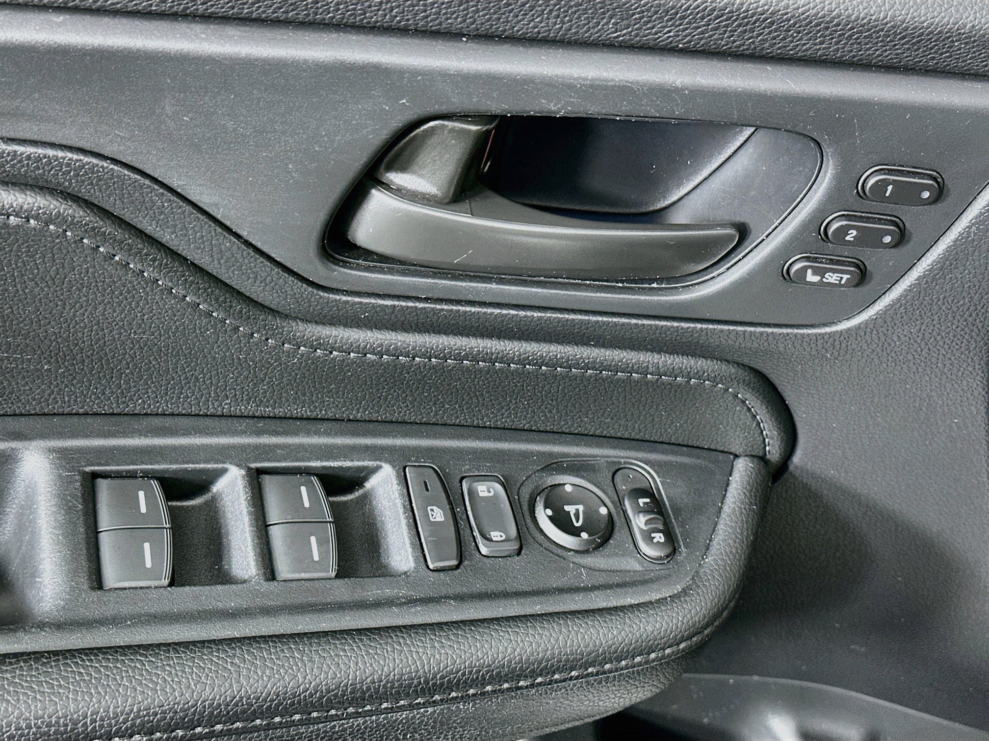 Used 2025 Honda Odyssey EX-L image 15