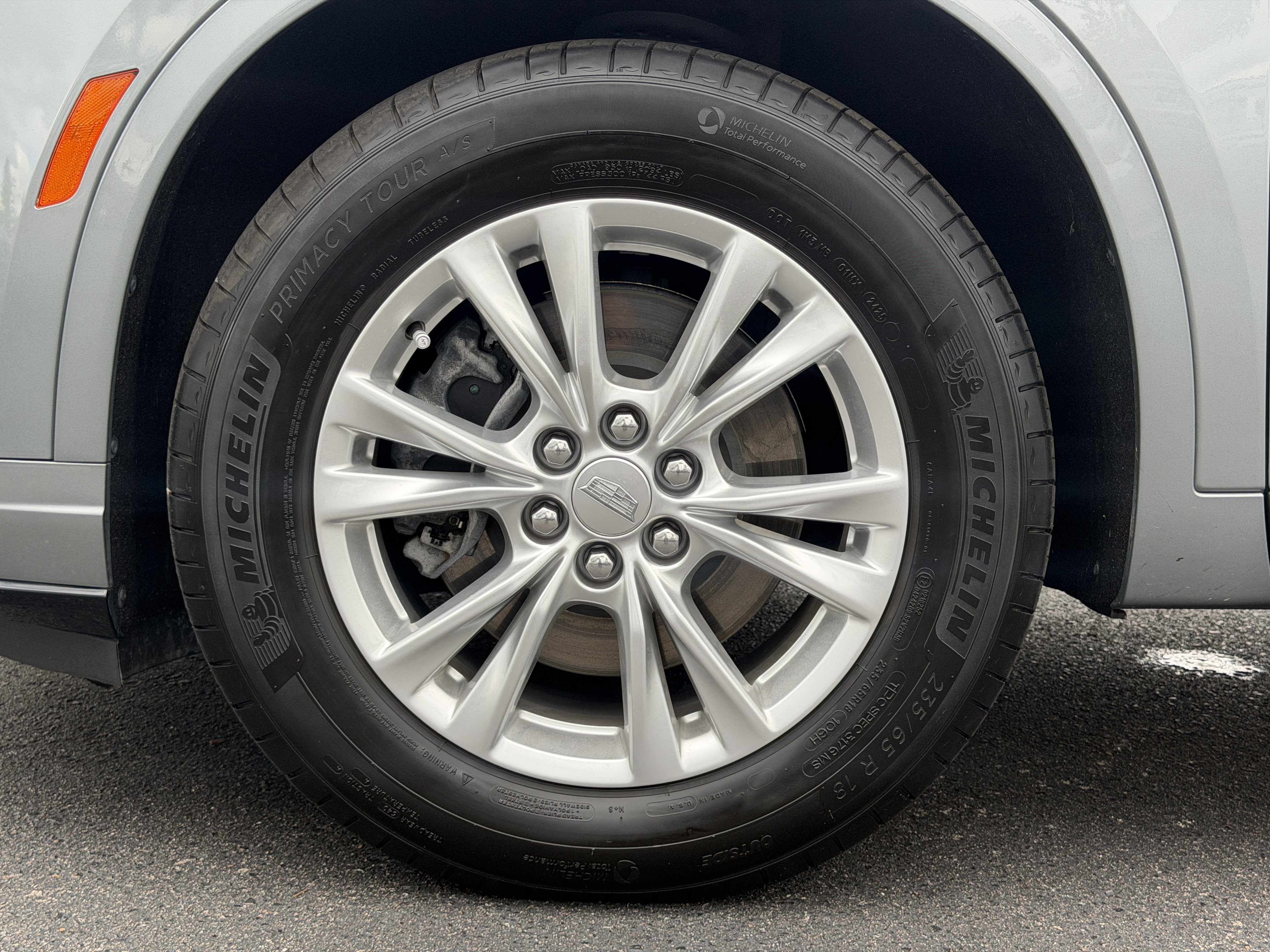 Certified 2024 Cadillac XT6 Luxury w/ LPO, Floor Liner Package FWD image 37