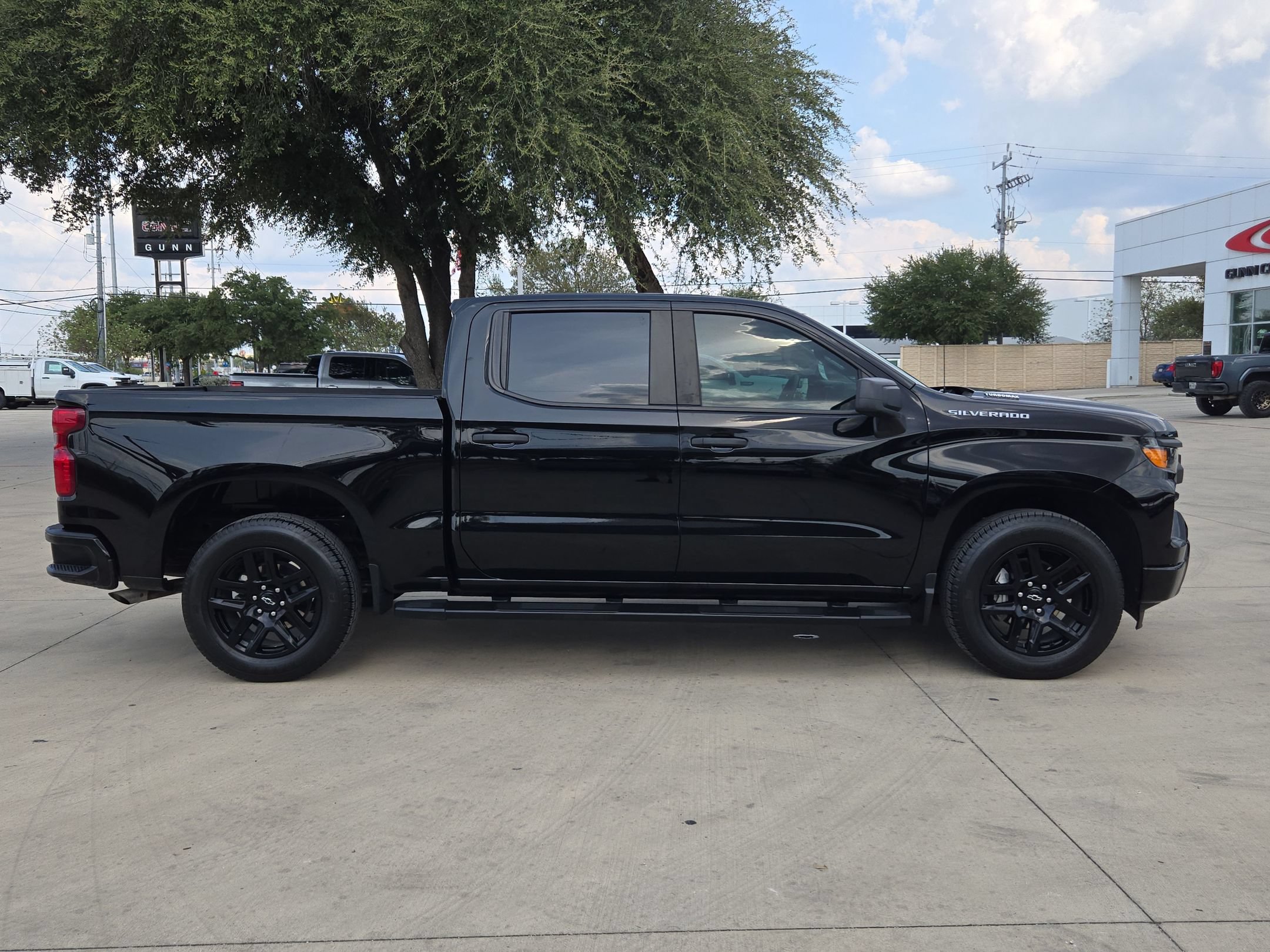 Used 2024 Chevrolet Silverado 1500 Custom RWD image 2