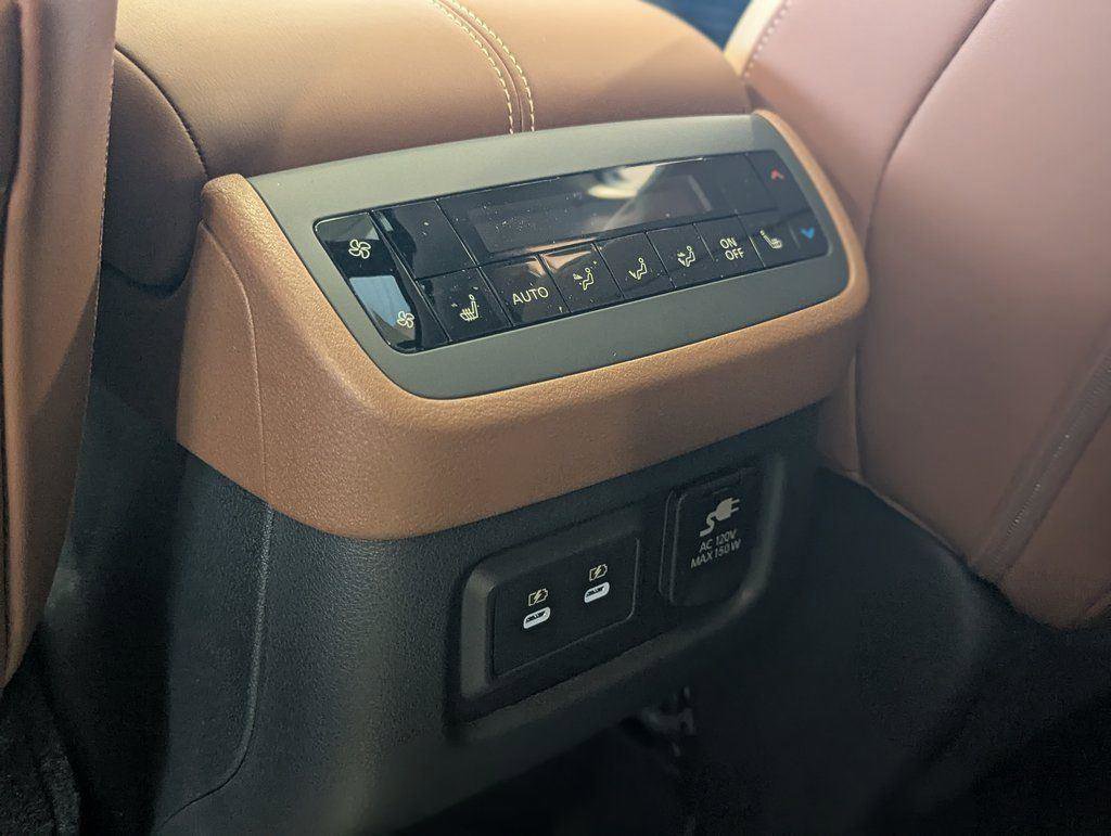 New 2026 Nissan Pathfinder Platinum AWD/4WD image 28