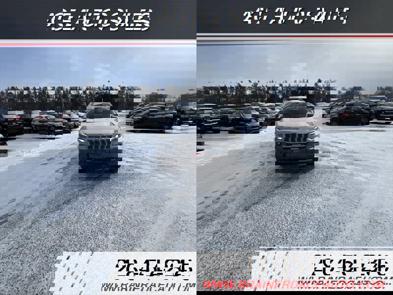 Used 2019 Jeep Cherokee Trailhawk w/ Cold Weather Group image 7