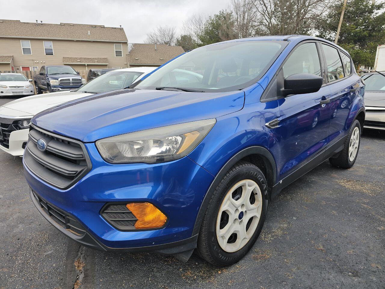 Used 2018 Ford Escape S image 2