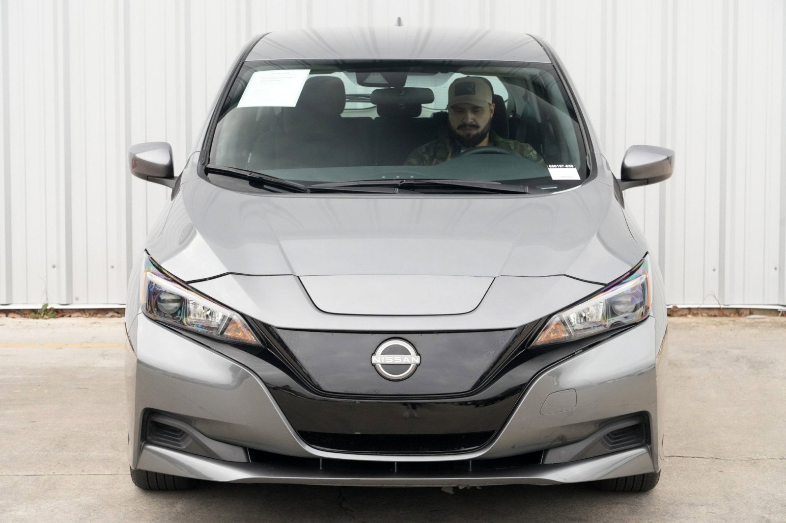 Used 2025 Nissan Leaf S image 39