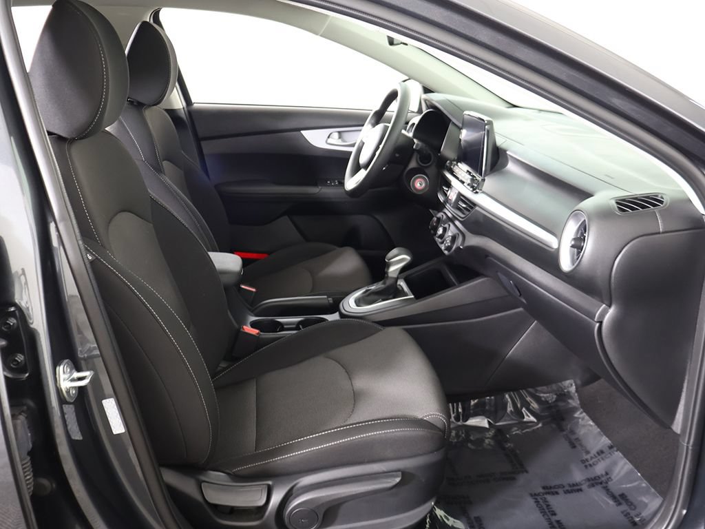 Certified 2024 Kia Forte LXS w/ LXS Technology Package FWD image 30