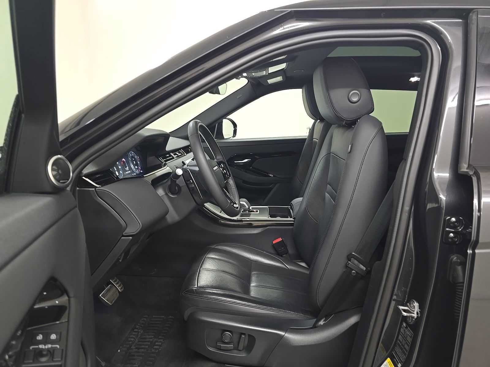 Used 2024 Land Rover Range Rover Evoque Dynamic SE AWD/4WD image 8