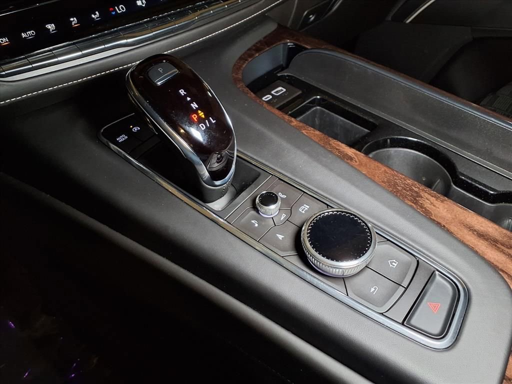 Used 2023 Cadillac Escalade Sport Platinum w/ LPO, ONYX Package image 6