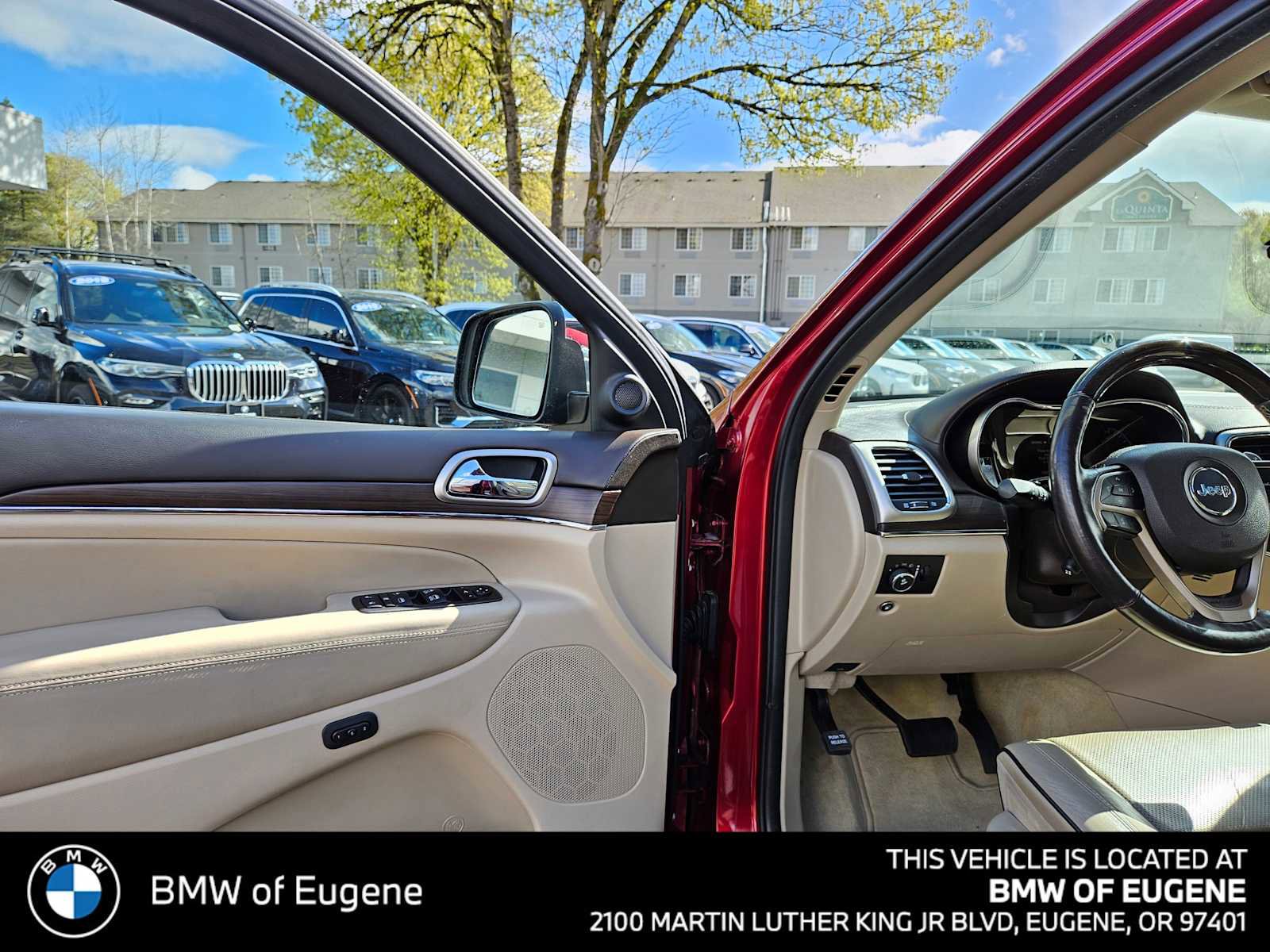 Used 2014 Jeep Grand Cherokee Overland w/ Advanced Technology Group image 23