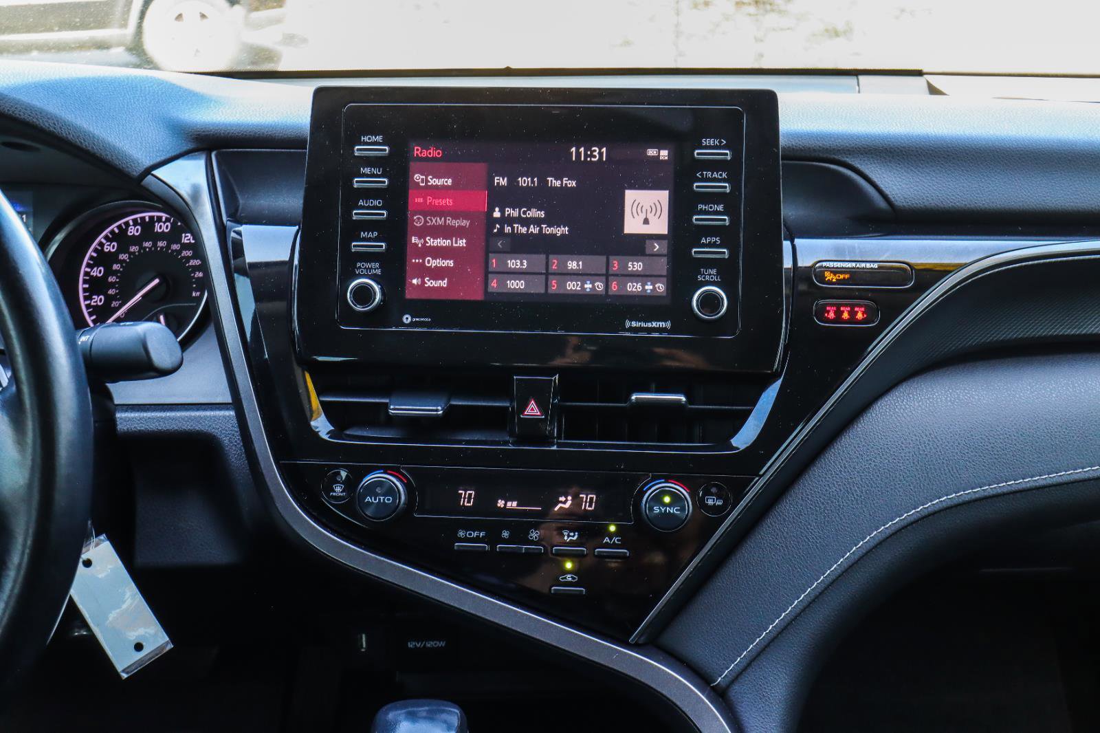 Used 2022 Toyota Camry SE FWD image 24