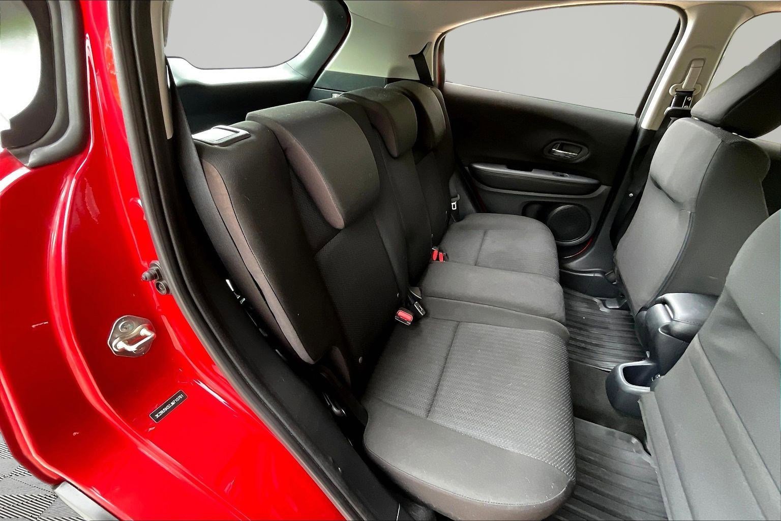 Used 2018 Honda HR-V LX image 24