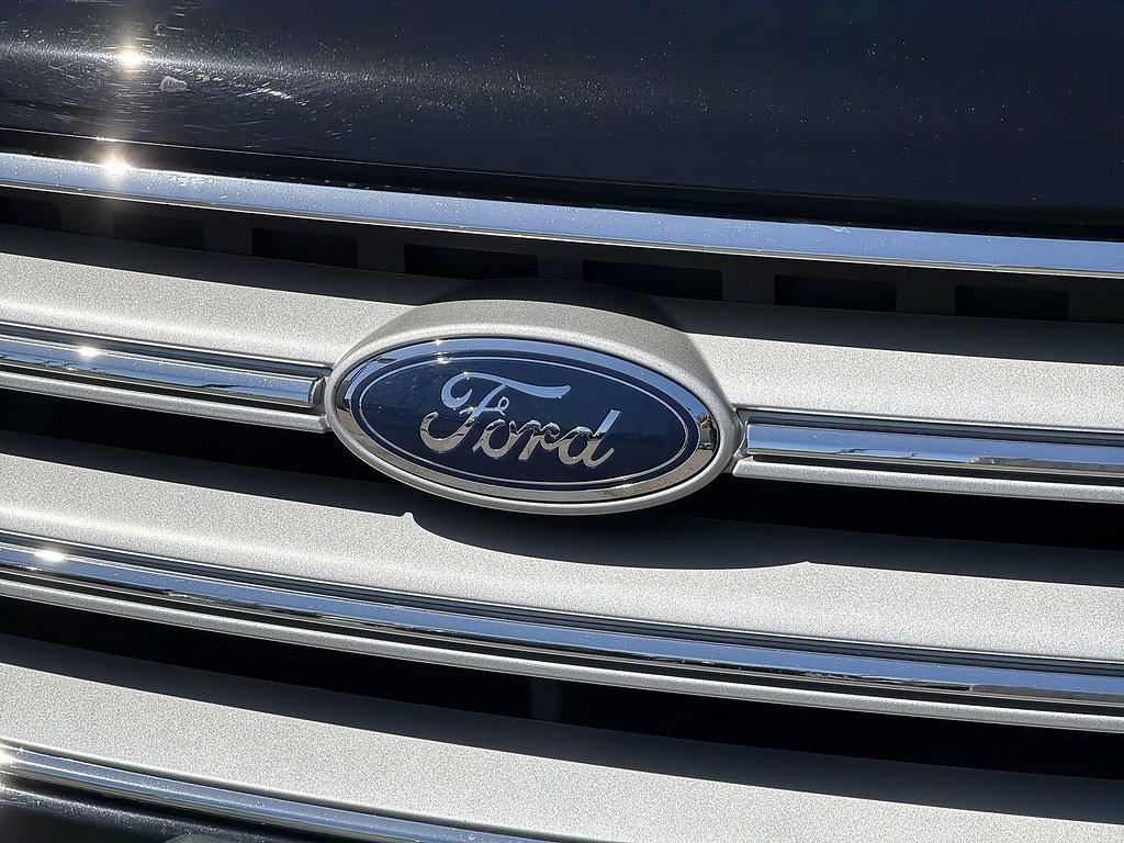 Used 2019 Ford Escape Titanium FWD image 30