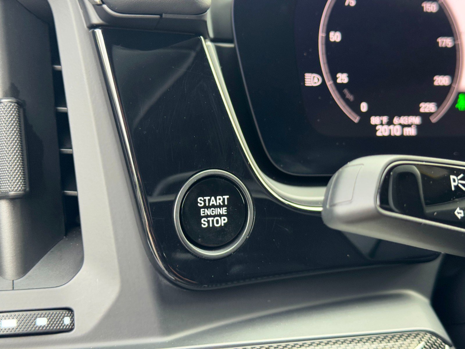 Used 2024 Porsche Cayenne Turbo AWD/4WD image 22