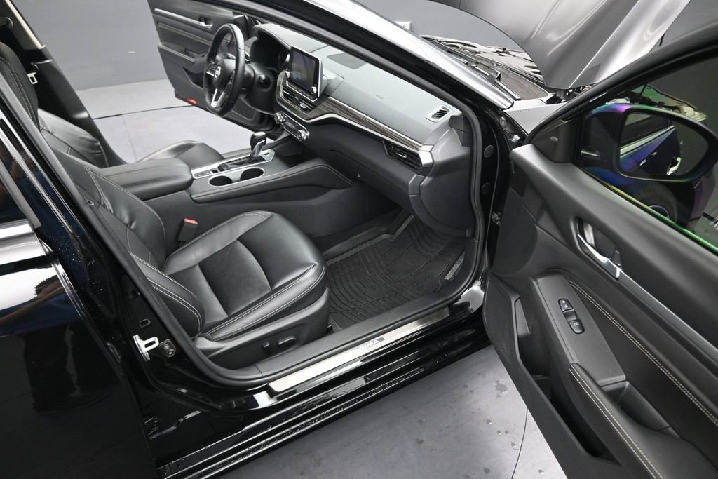 Used 2019 Nissan Altima 2.5 Platinum FWD image 16