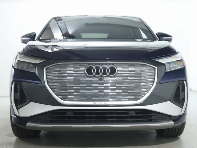 Used 2024 Audi Q4 e-tron Premium w/ Convenience Package image 5