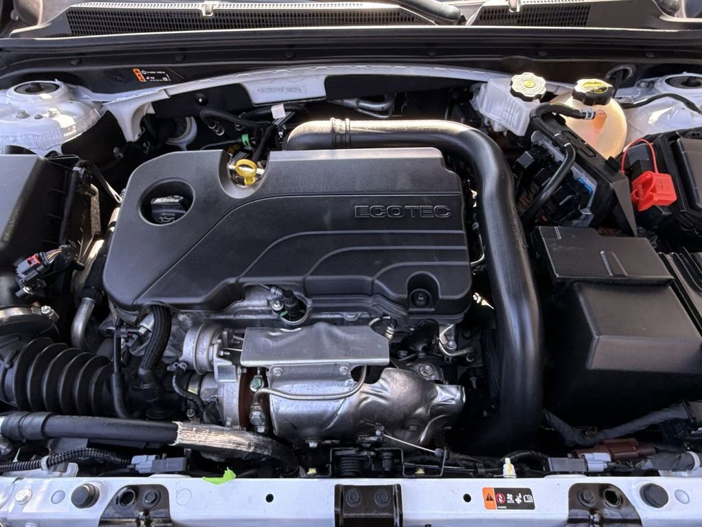 Used 2025 Chevrolet Malibu LT image 27