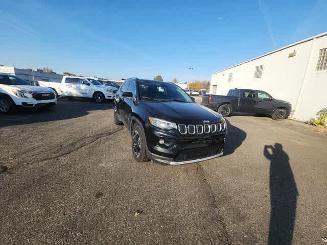 Certified 2022 Jeep Compass Limited w/ Sun and Sound Group AWD/4WD image 6