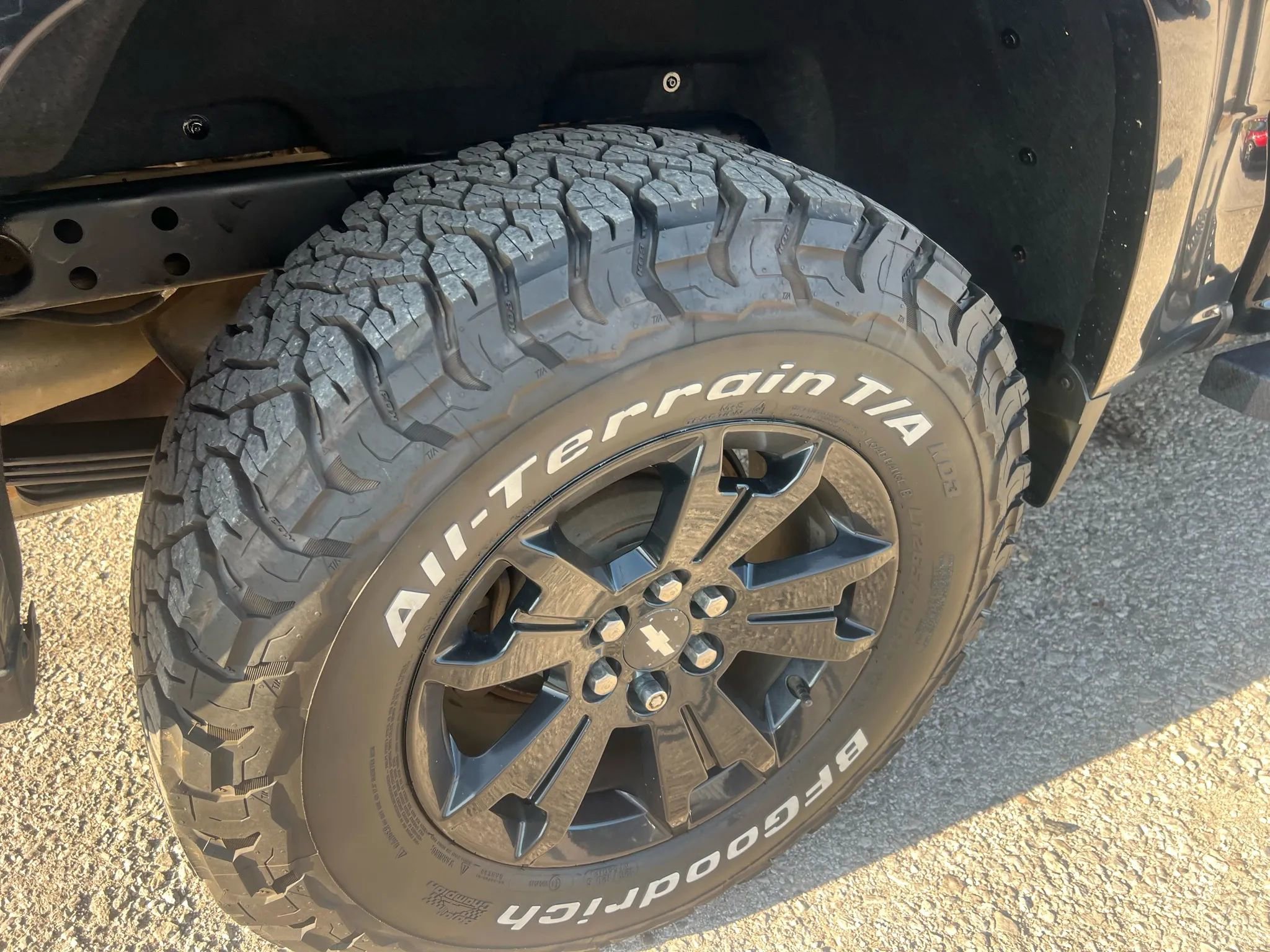 Used 2017 Chevrolet Colorado Z71 w/ Z71 Midnight Edition image 6