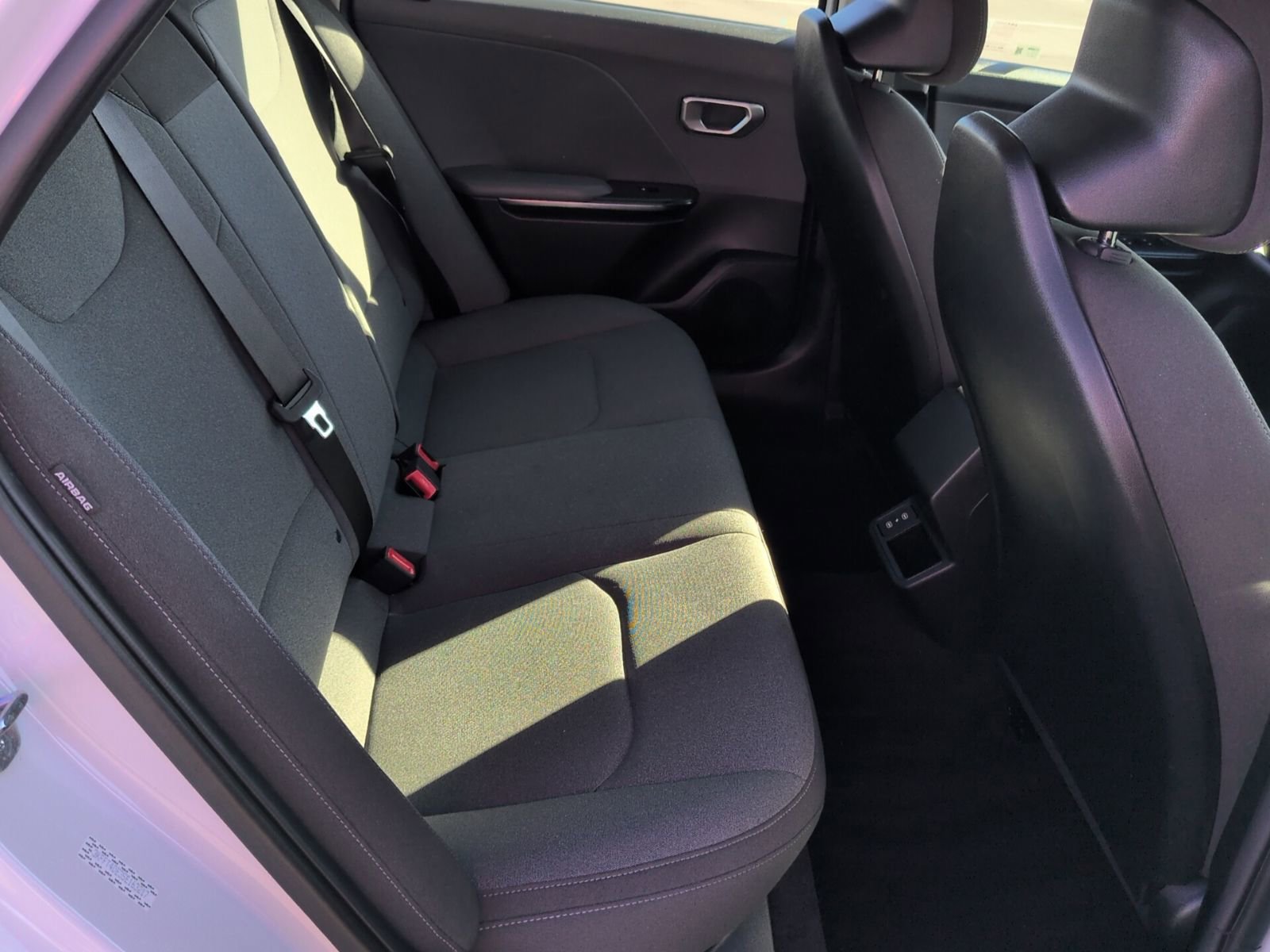 Used 2025 Kia K4 LXS image 12