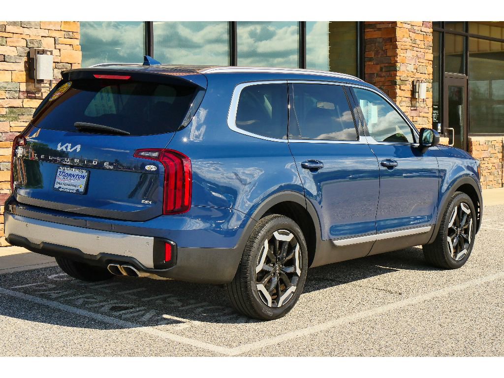 Used 2023 Kia Telluride S w/ S Sunroof Package image 3