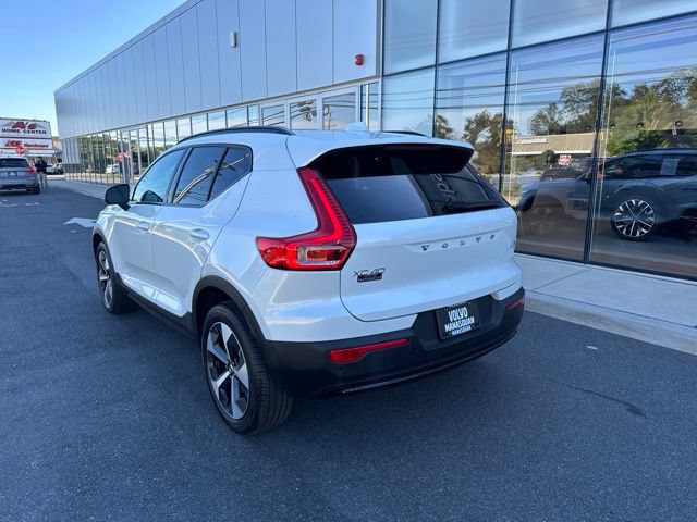 Certified 2025 Volvo XC40 B5 Plus AWD/4WD image 3