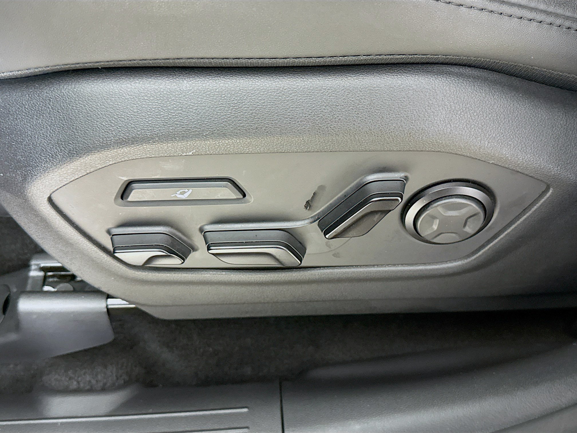 Used 2024 Hyundai Santa Fe Calligraphy FWD image 24