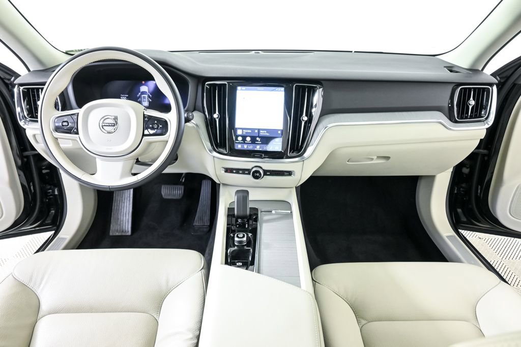 Certified 2025 Volvo V60 B5 Cross Country Plus AWD/4WD image 19