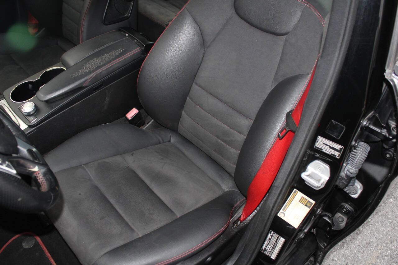 Used 2013 Mercedes-Benz C 300 4MATIC Sedan image 3