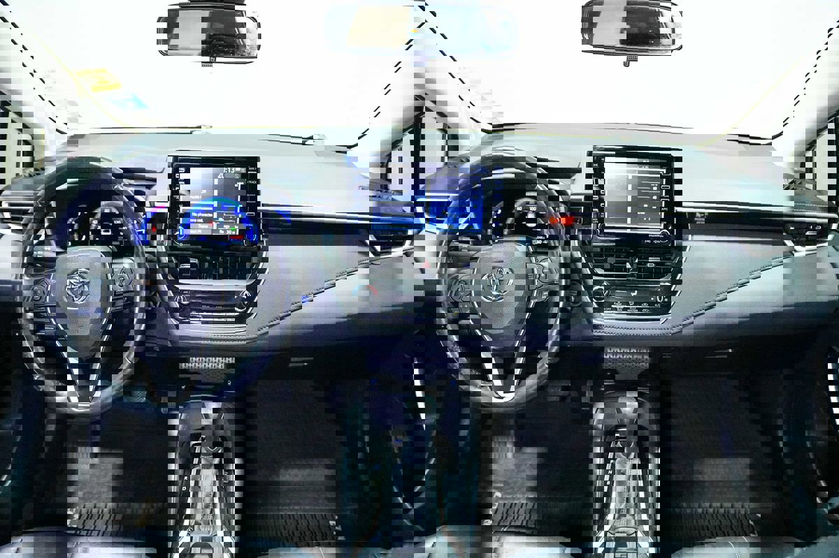 Used 2020 Toyota Corolla XLE FWD image 18