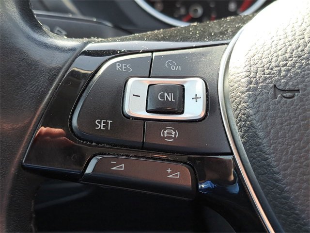 Used 2019 Volkswagen Tiguan SE image 18