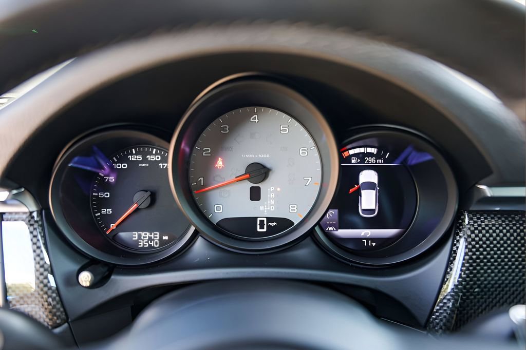 Used 2020 Porsche Macan S image 11