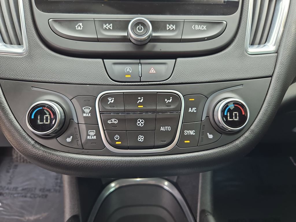 Used 2020 Chevrolet Malibu LT w/ Leather Package image 24