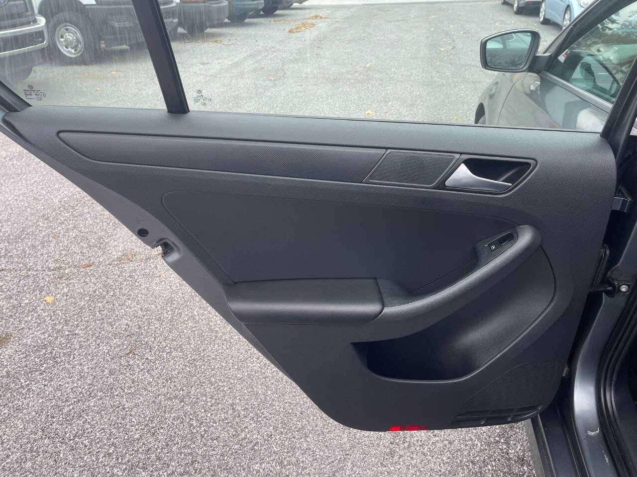 Used 2016 Volkswagen Jetta S image 27