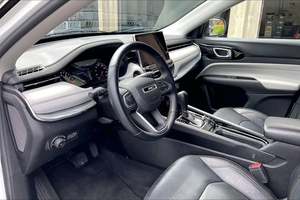 Used 2022 Jeep Compass Limited AWD/4WD image 13