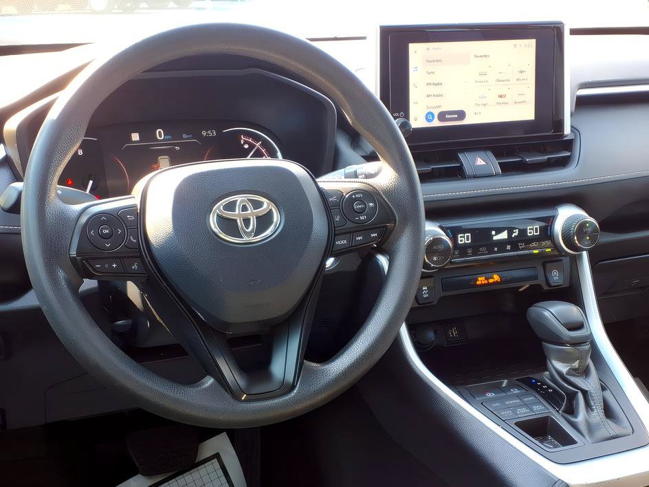 Used 2024 Toyota RAV4 XLE AWD/4WD image 11