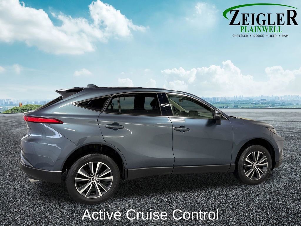 Used 2022 Toyota Venza LE image 9