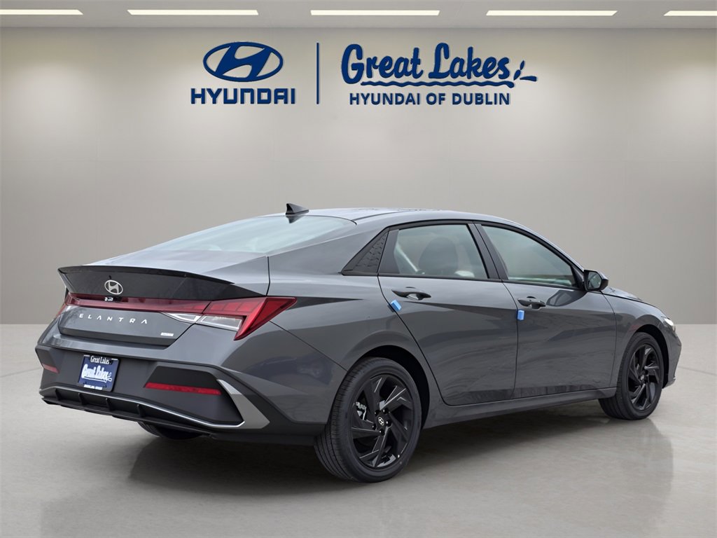 New 2026 Hyundai Elantra Sport image 5