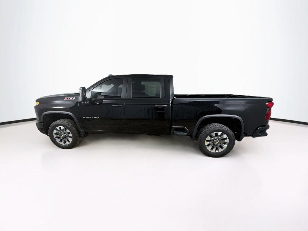 Used 2025 Chevrolet Silverado 2500 Custom w/ Custom Value Package AWD/4WD image 8